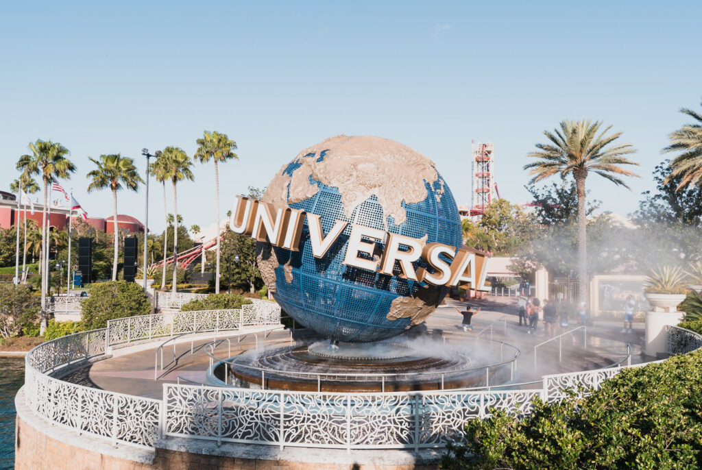 Universal Studios sign and fountain
